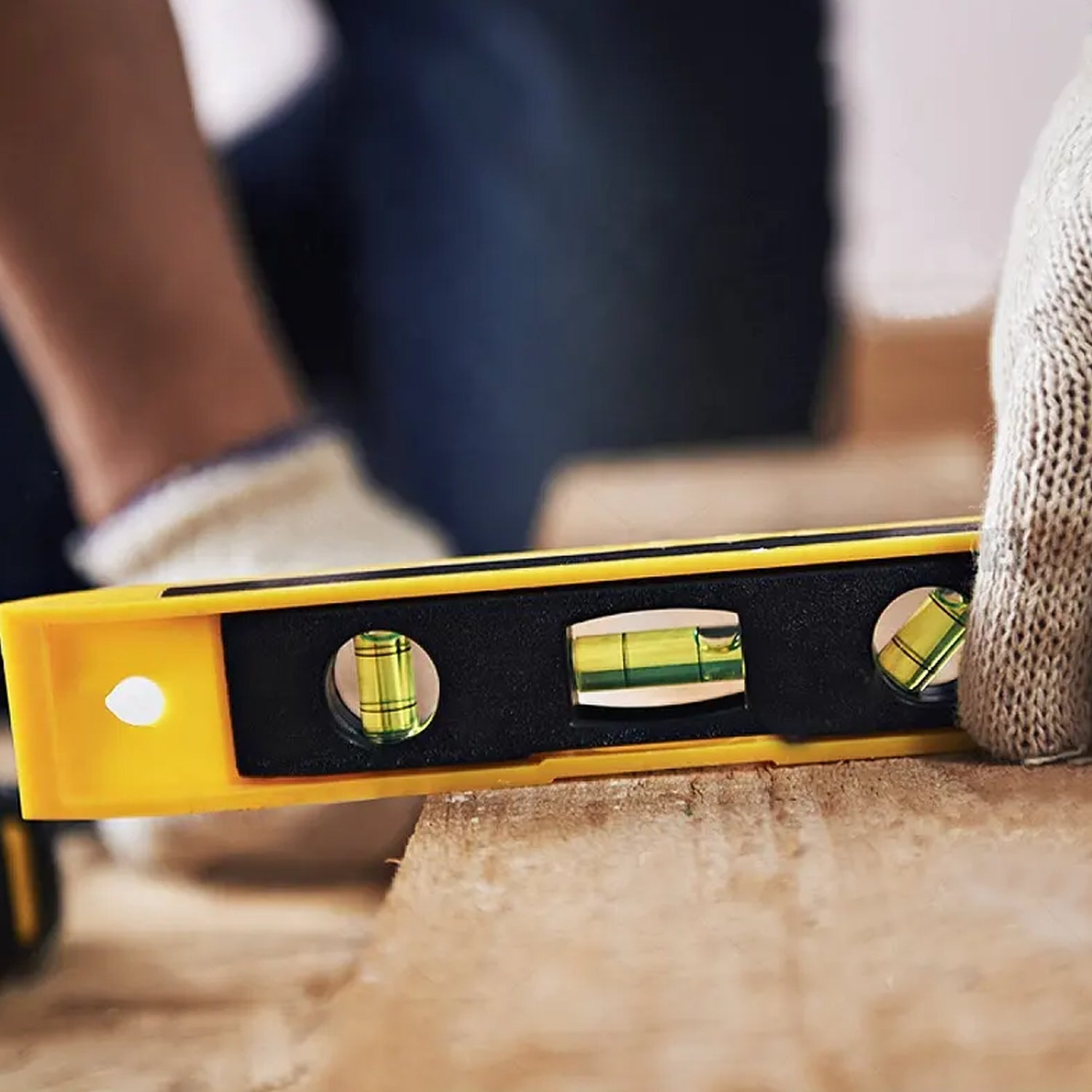 Multi-bubble mini spirit level for carpenters and DIY projects. Multi-bubble mini spirit level for carpenters and DIY projects.